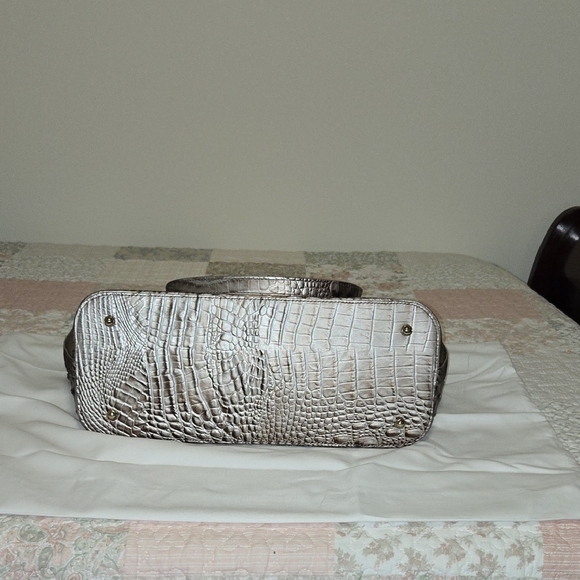 BRAHMIN Asher Tote In Silver Lining Melbourne. Like New. - Picture 7 of 13